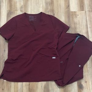 Figs burgundy set